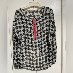 Larsen Gray Houndstooth Blouse with Red Zipper - Roll Tide 🐘